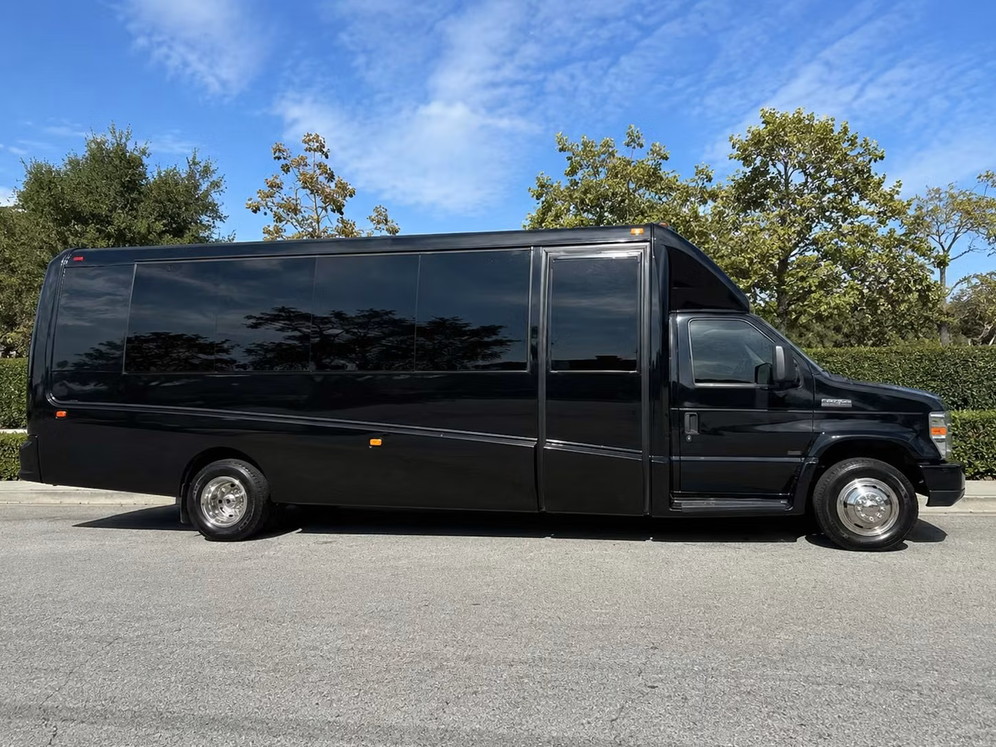 15 passenger minibus
