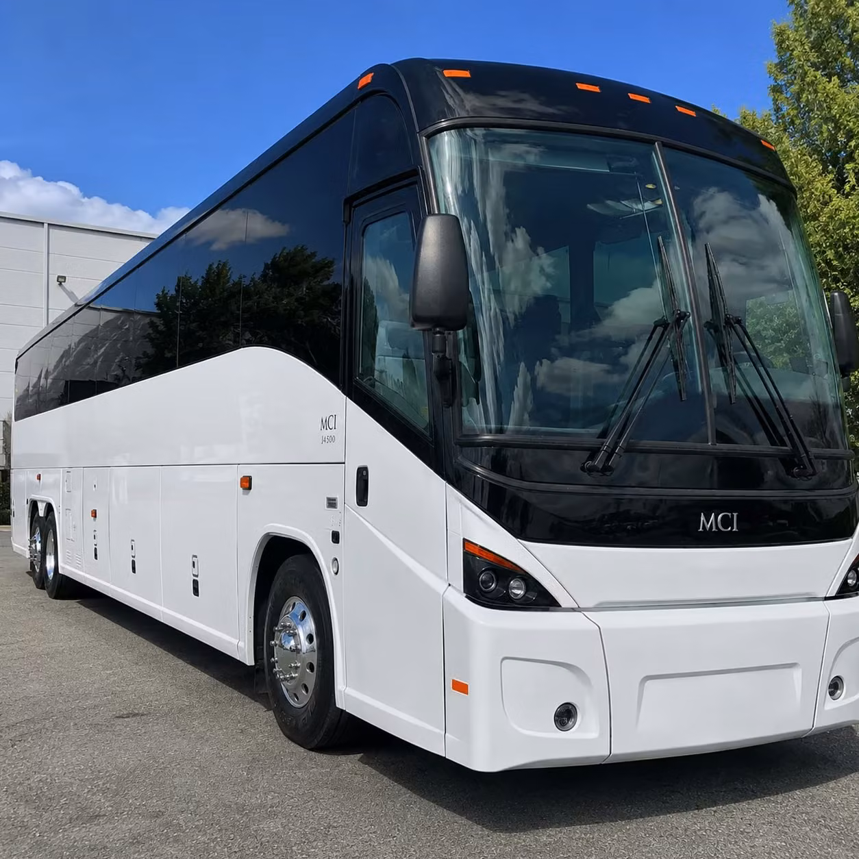 shuttle your palm bay shift workers between remote parking and job sites without the hassle